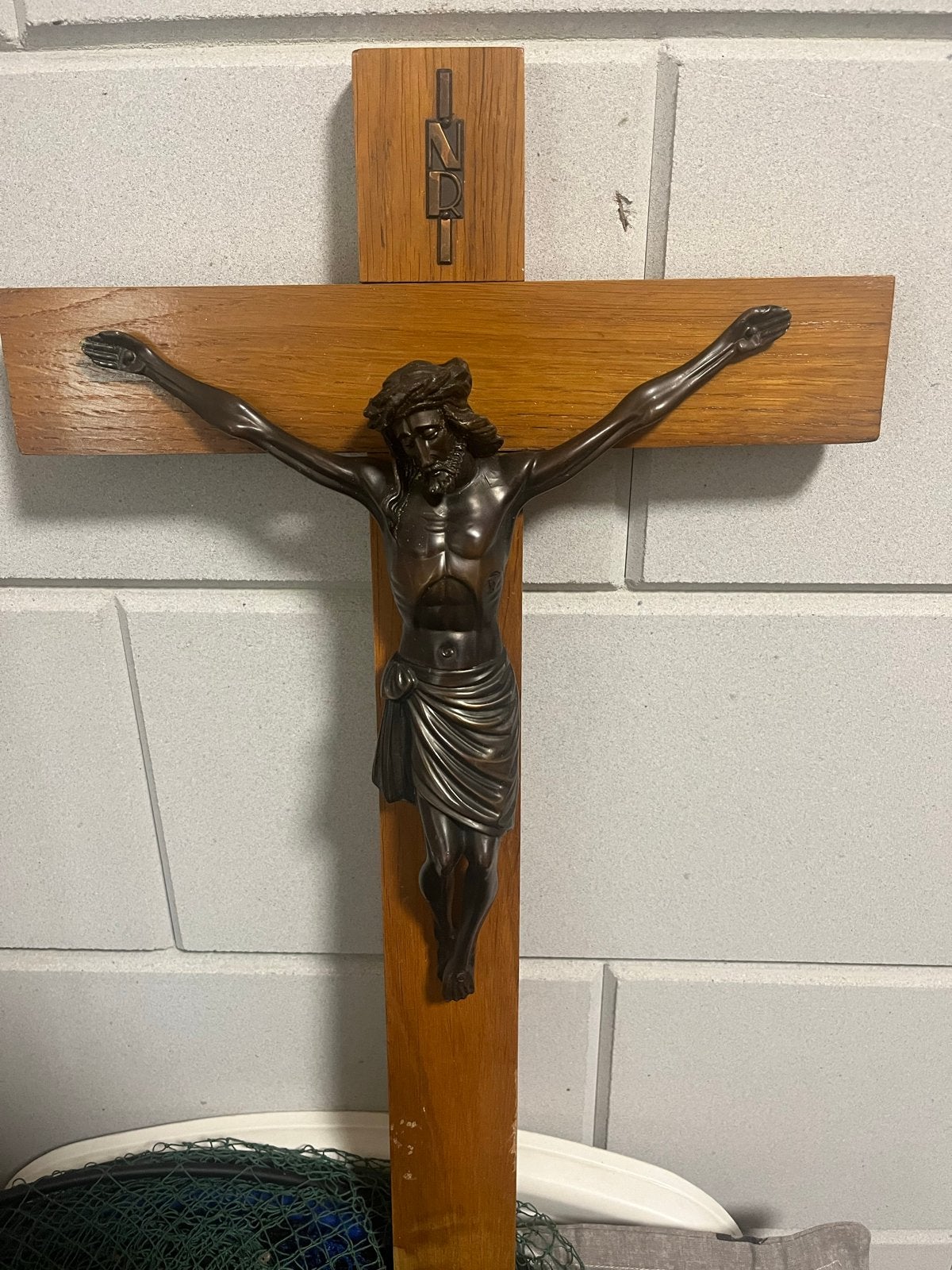 Groot houten kruisbeeld met bronzen Christusfiguur, Antiek en Kunst, Ophalen of Verzenden
