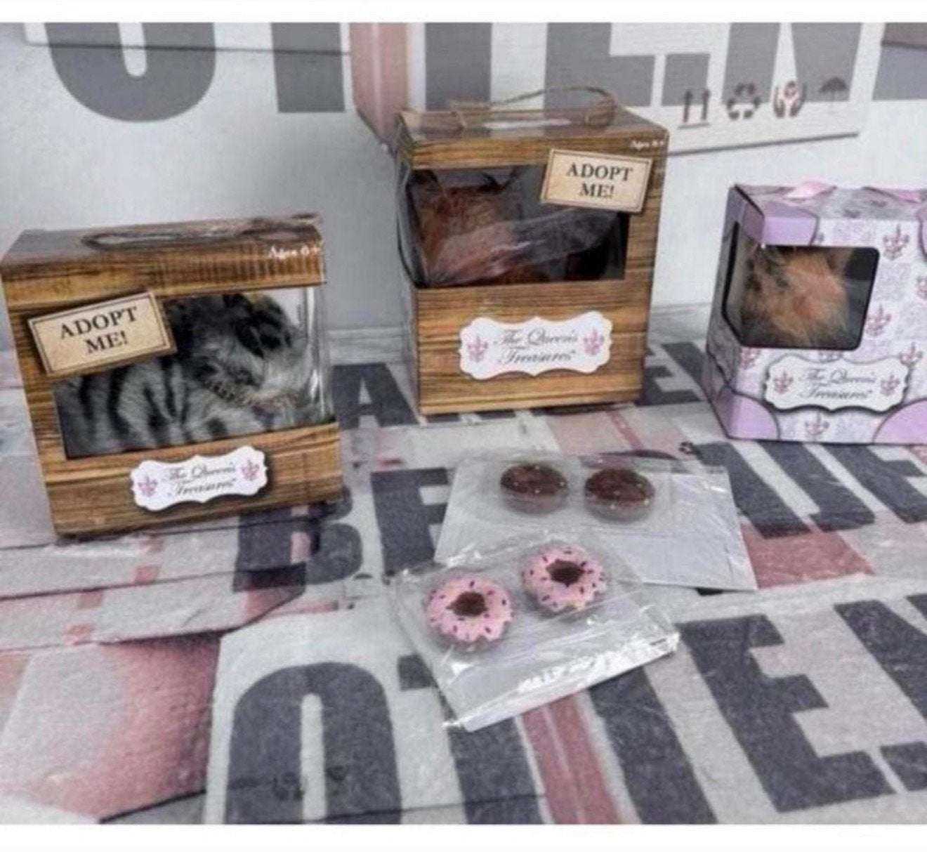 3X The Queen's Treasures Adopt Me hond kat poppen - Queens, Verzamelen, Nieuw, Ophalen of Verzenden, H, H