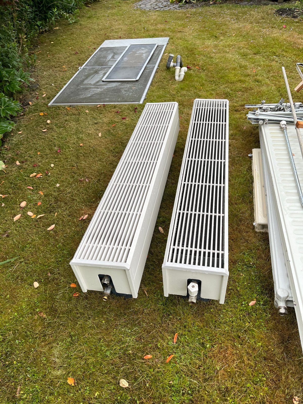 Twee gebruikte convector radiatoren voor verwarming, Ophalen, 30 tot 80 cm, Gebruikt, Radiator