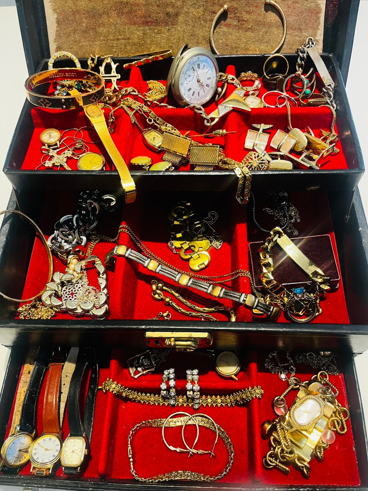 Diverse juwelen, Verzenden