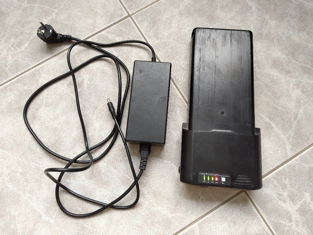 Compatible Ansmann fietsaccu 36V 11.6Ah non-smart plus lader, Gebruikt