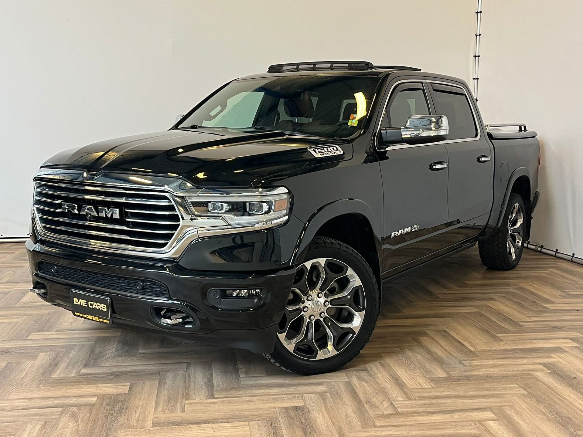 Dodge Ram 1500 5.7 V8 4x4 Crew Cab Longhorn|NAP|HUD|PANO|LUC, Gebruikt, 5654 cc, Zwart, Vierwielaandrijving