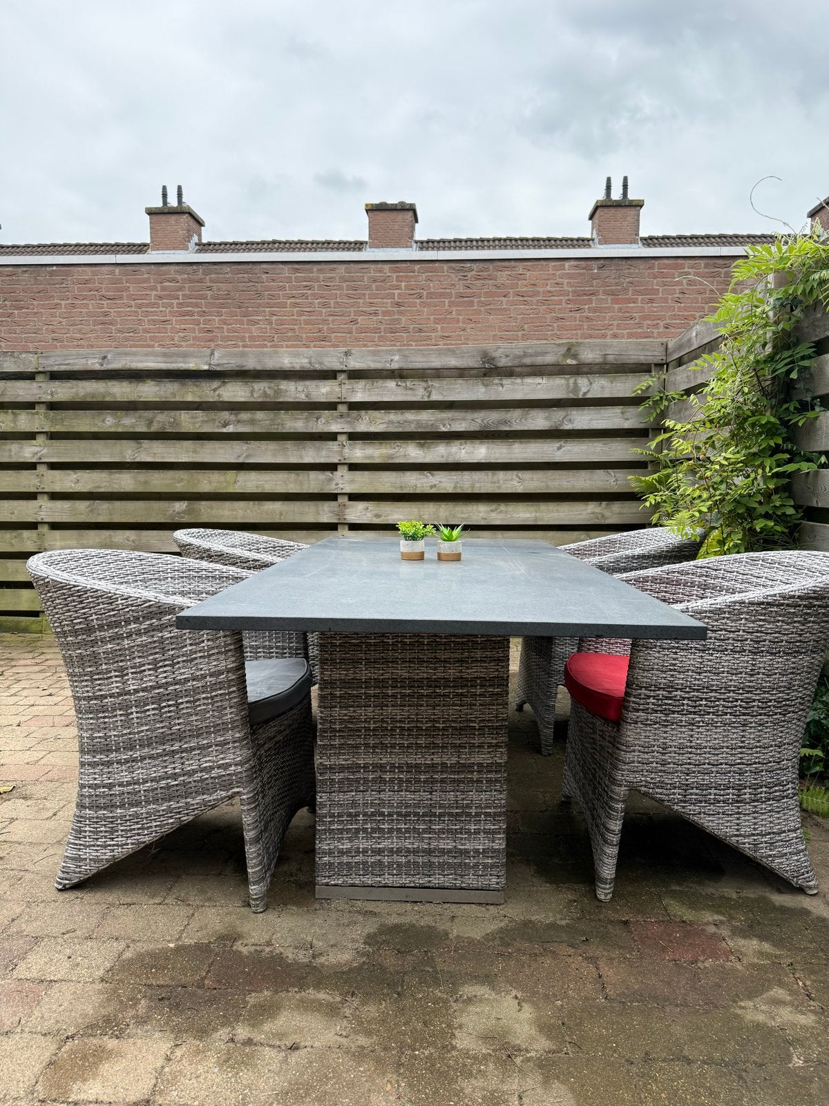 Wicker tuinset met 4 stoelen en marmertafel, 4 zitplaatsen, Gebruikt, Eettafel, Ophalen of Verzenden