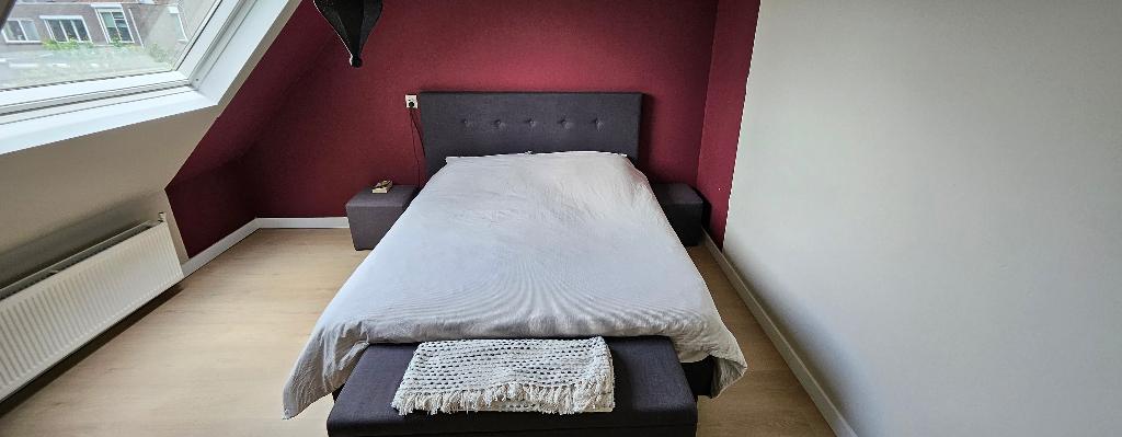 GRATIS boxspring met passende nachtkastjes en opslagkist, Ophalen, Gebruikt, Tweepersoons, Grijs