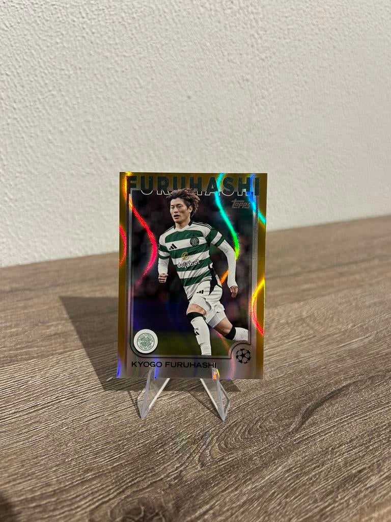 Kyogo Furuhashi 2024-25 Topps UCC Flagship #140 Gold Raywave, Ophalen of Verzenden, Zo goed als nieuw