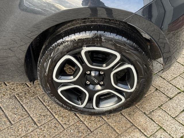 Fiat 500 1.0 Hybrid Club *carplay *climate *cruise *16 inch, Automatische klimaatregeling, Stof, 4 stoelen, Zwart
