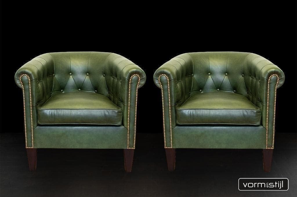 Gecapitonneerde chesterfield clubfauteuils in dik zadelleer, Ophalen, Nieuw, 75 tot 100 cm, Leer