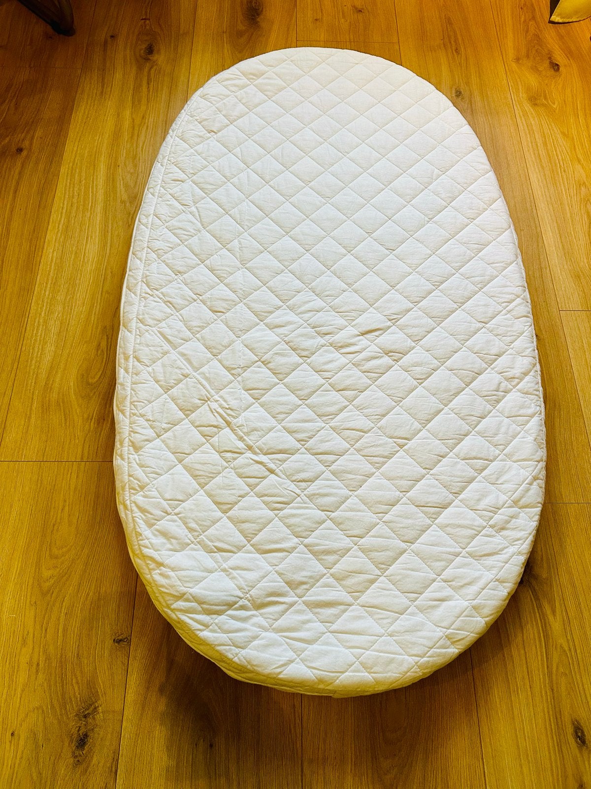 Stokke Sleepi V2 matras met matrasbeschermer en 2 hoeslakens, Ophalen, Zo goed als nieuw, Wieg