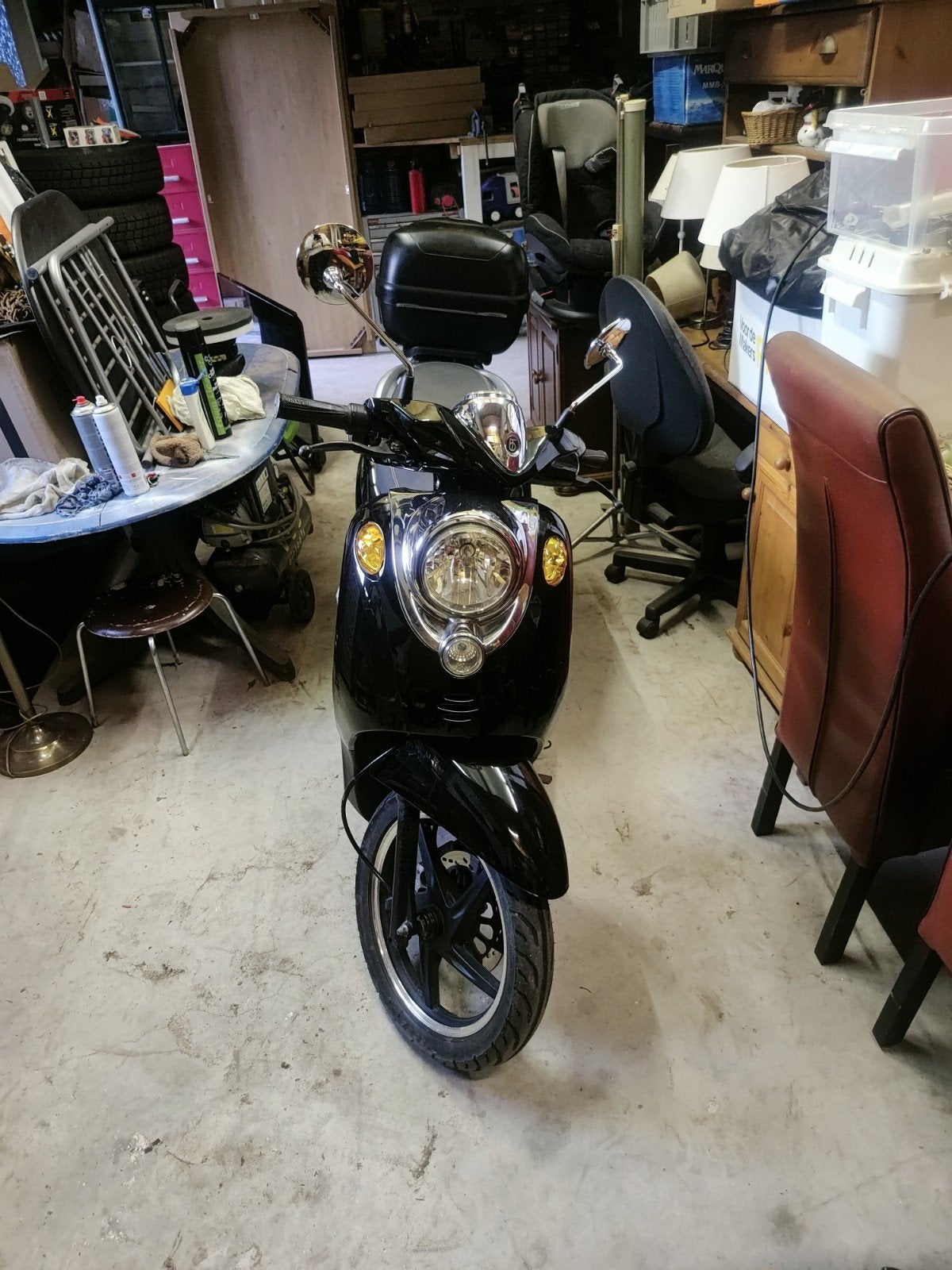 Zwarte electrische scooter met topkoffer - met werk, Ophalen, Gebruikt, Elektrisch, Overige merken