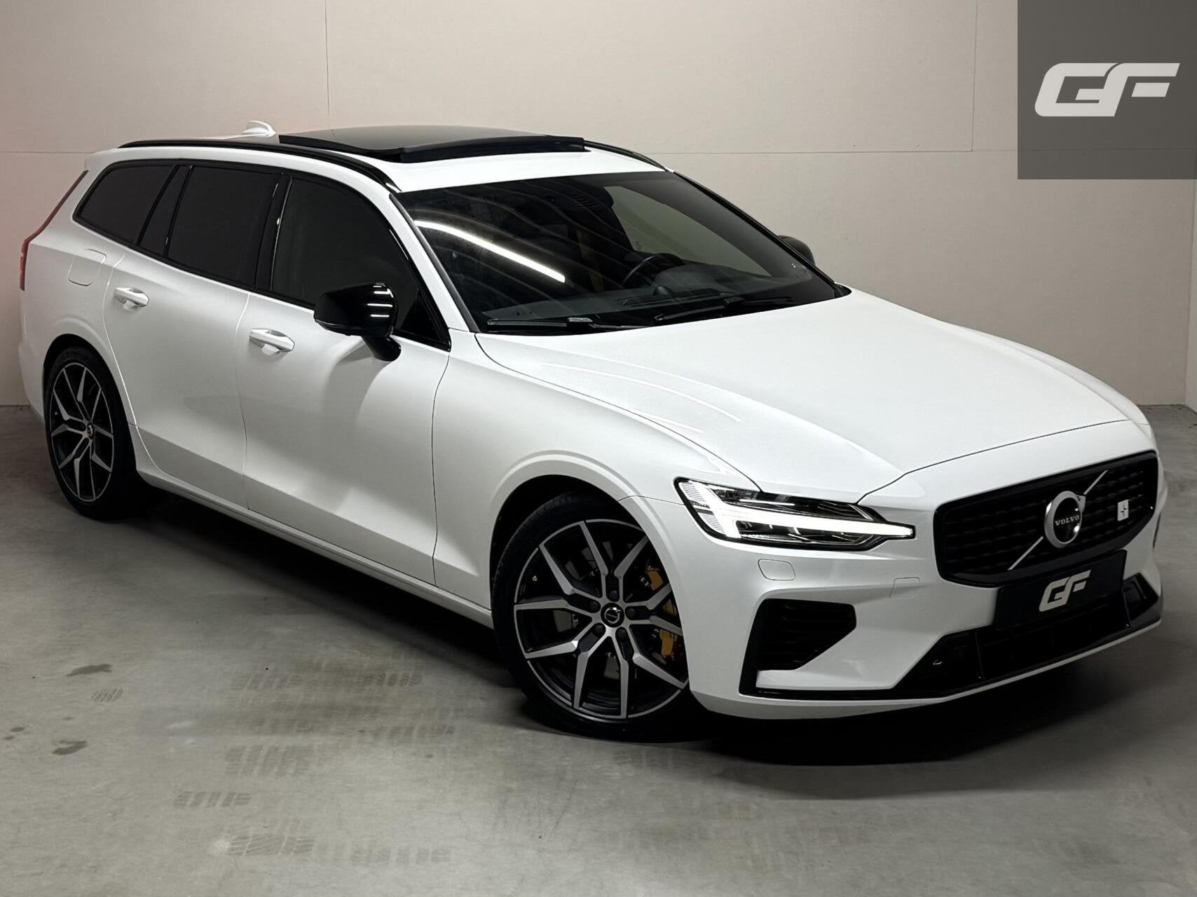 Volvo V60 2.0 T8 Twin Engine AWD Polestar Engineered Pano B&, Auto's, Volvo, Automaat, Gebruikt, Zwart, Leder en Stof
