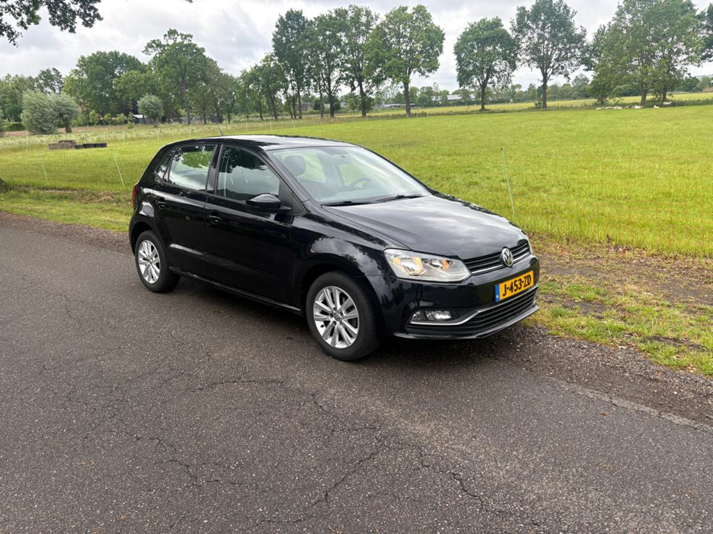 Volkswagen Polo 1.2 TSI l Cruise l Airco, Auto's, 40 €/maand, 4 cilinders, Zwart, Handgeschakeld