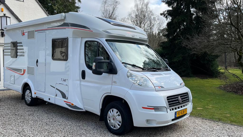 Hymer capron Carado T348 camper- fransbed - 6,90m, 2630kg, Caravans en Kamperen, Campers, Standaard zit, Ringverwarming, Fiat