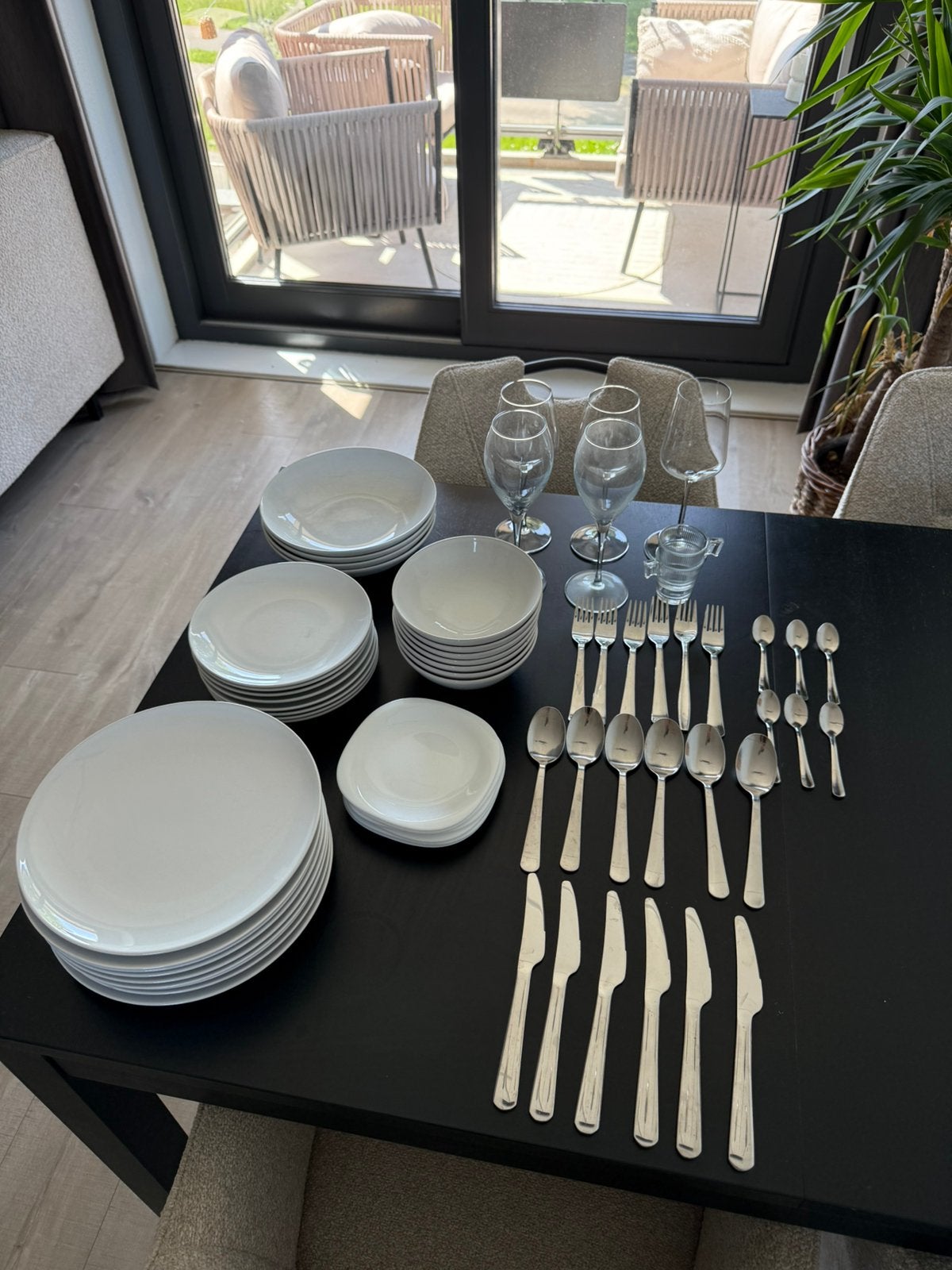 Complete set Servies+Bestek+Pannen, Ophalen, Zo goed als nieuw, Rvs of Chroom