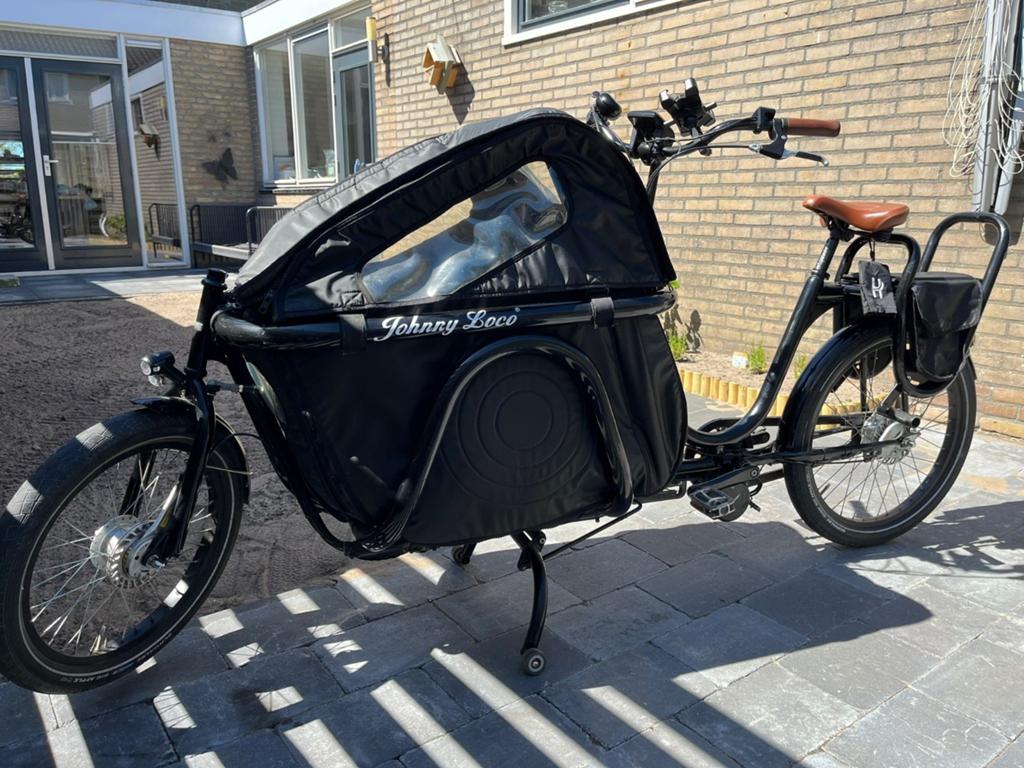 Johnny Loco bakfiets elektrisch met huif en regenhoes, Ophalen, Gebruikt, 3 kinderen, Huif