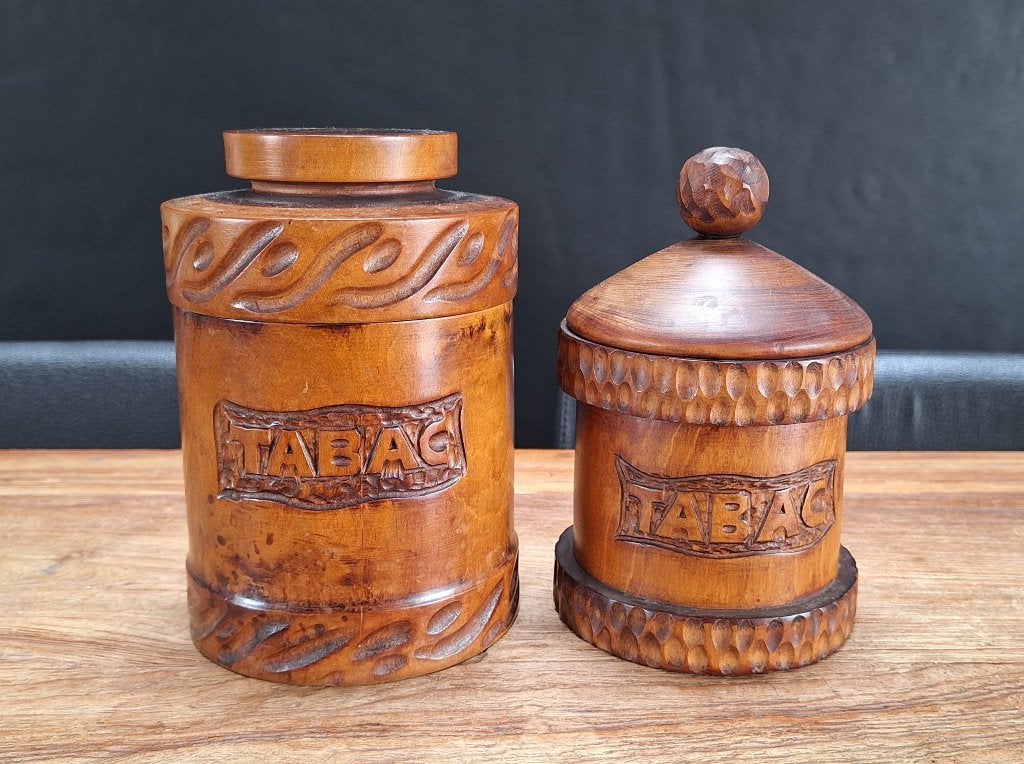 2st houten tabakspot hout snijwerk tabac voorraad-pot h=18cm, Ophalen of Verzenden, Gebruikt, Tabaksdoos of Verpakking