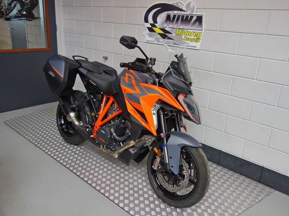 KTM 1290 Super Duke GT, 2 cilinders, KTM, Motorrijbewijs A, Bedrijf