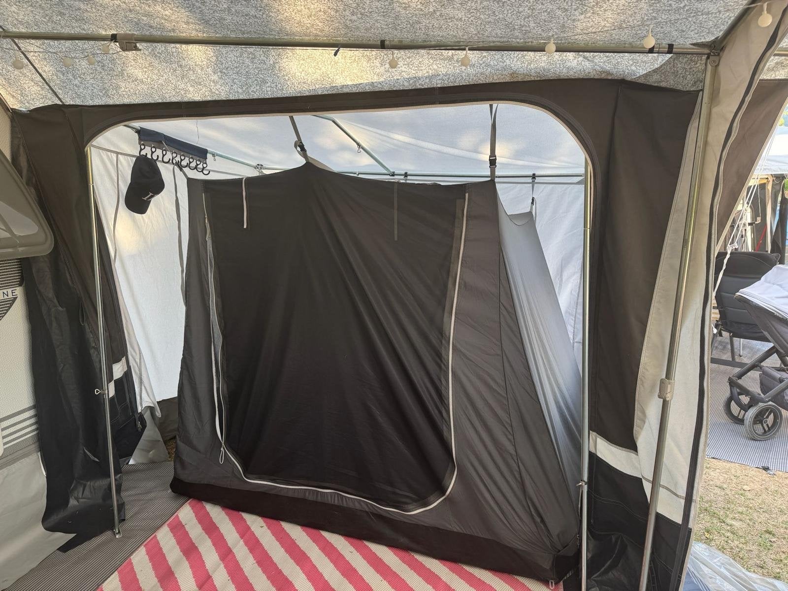 Erker voortent met slaaptent - Ideaal voor extra ruimte, Ophalen of Verzenden, Gebruikt, Polyester, Overige merken