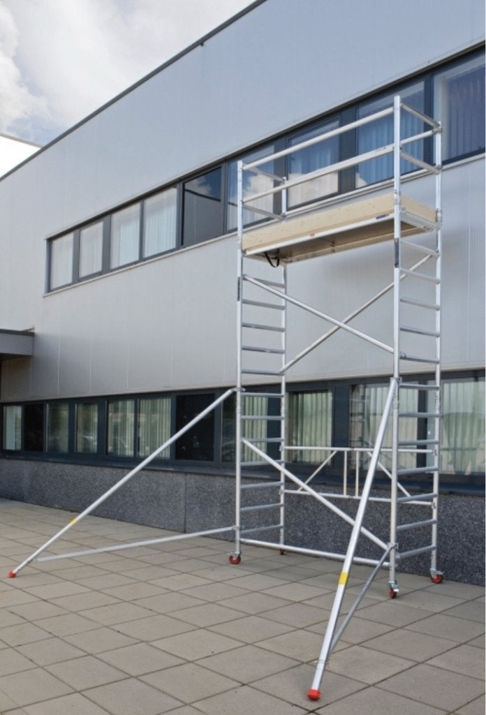 Rolsteiger 75 cm breed te koop gevraagd, Doe-het-zelf en Verbouw, Ophalen, Gebruikt, Rolsteiger of Kamersteiger, 5 meter of hoger