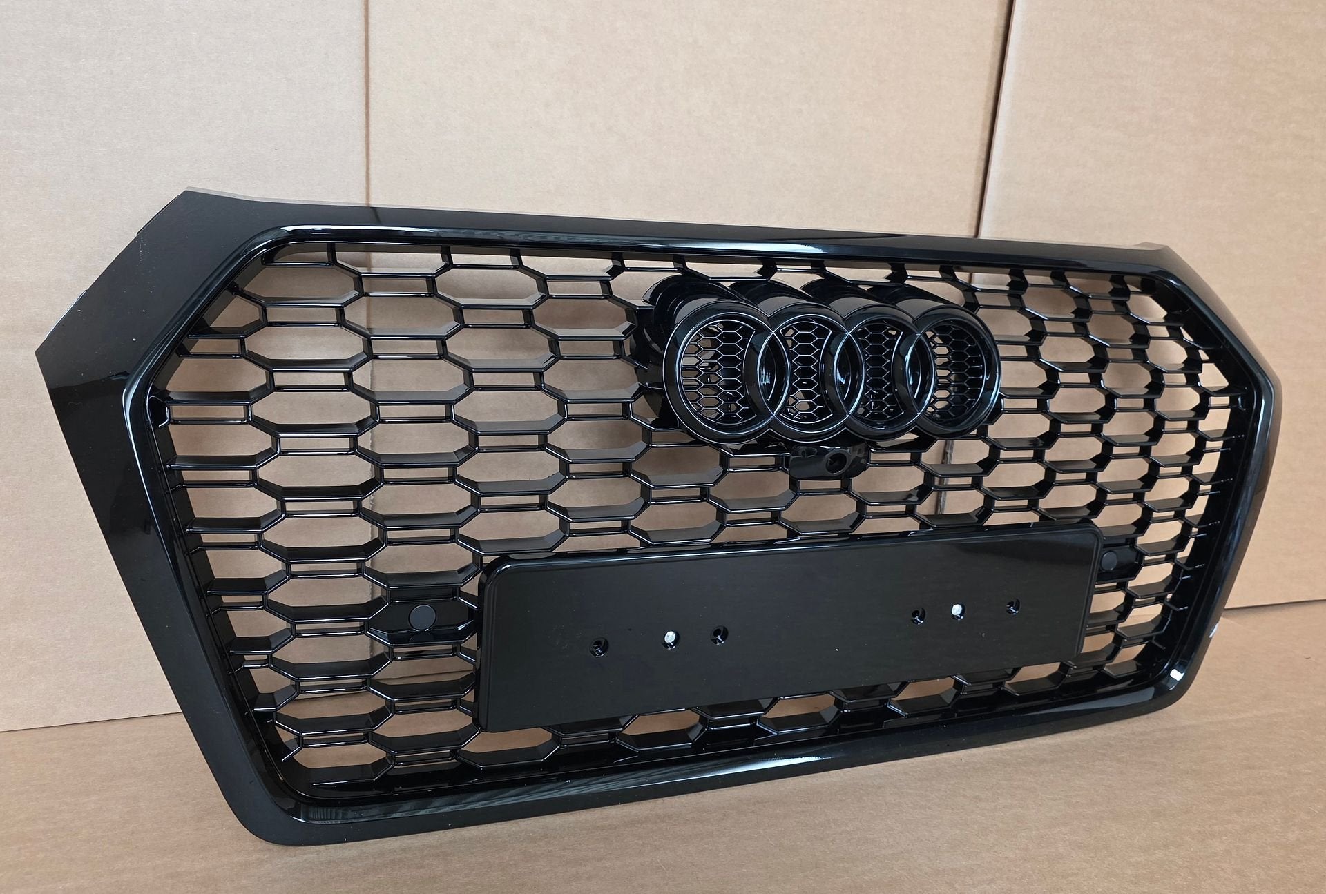 Grill Audi Q5 80A RS LOOK HOOGLANS ZWART NIEUW bj.2016-2020, -, Nieuw, Ophalen of Verzenden, -