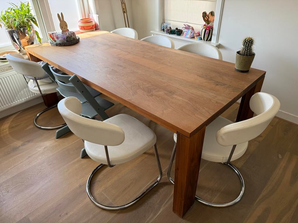 Eettafel bert plantagie notenhout, 100 tot 150 cm, 200 cm of meer, Ophalen of Verzenden, Zo goed als nieuw