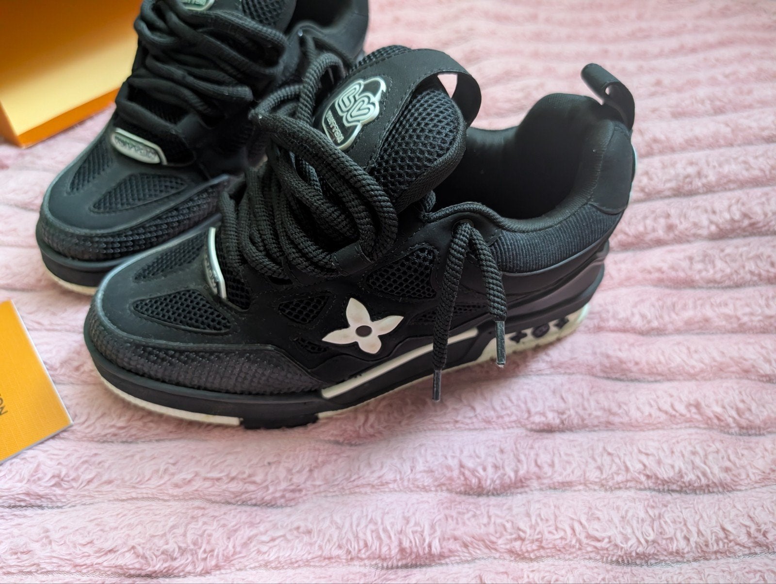 Louis Vuitton schoenen, Ophalen of Verzenden, Zo goed als nieuw, Zwart, Sneakers of Gympen