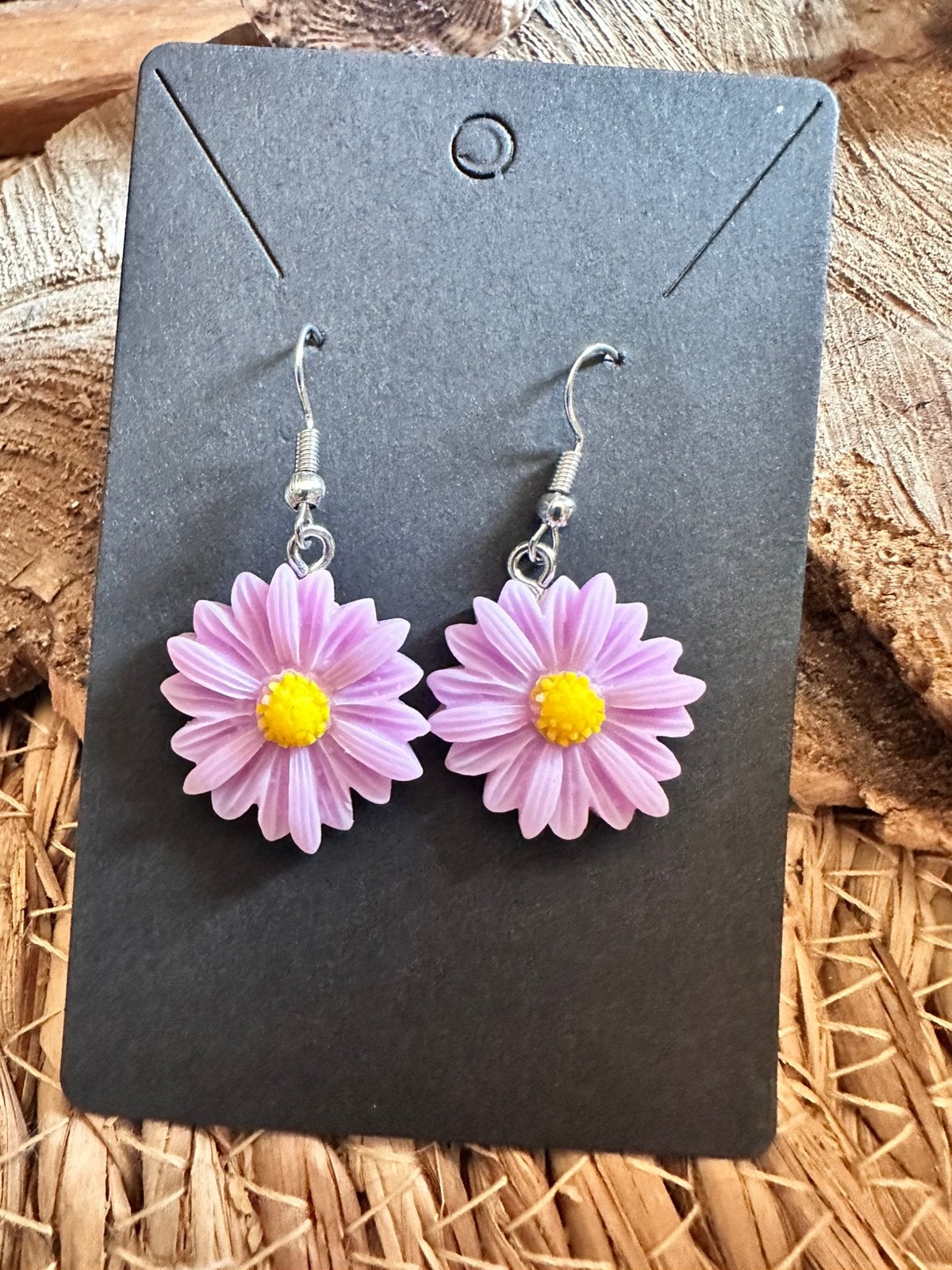Boho oorbellen / lila - roze / bloem / nieuw, Ophalen of Verzenden, Zo goed als nieuw, Overige materialen
