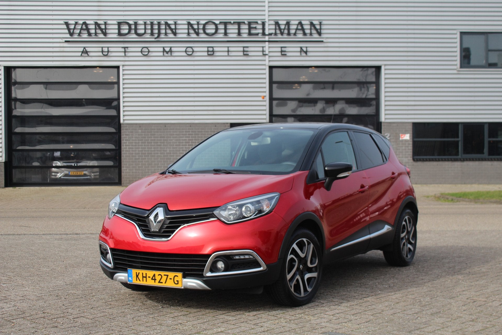 Renault Captur 1.2 TCe Helly Hansen / Automaat / Keyless / C, Auto's, Euro 5, 4 cilinders, Met garantie (alle), Leder en Stof