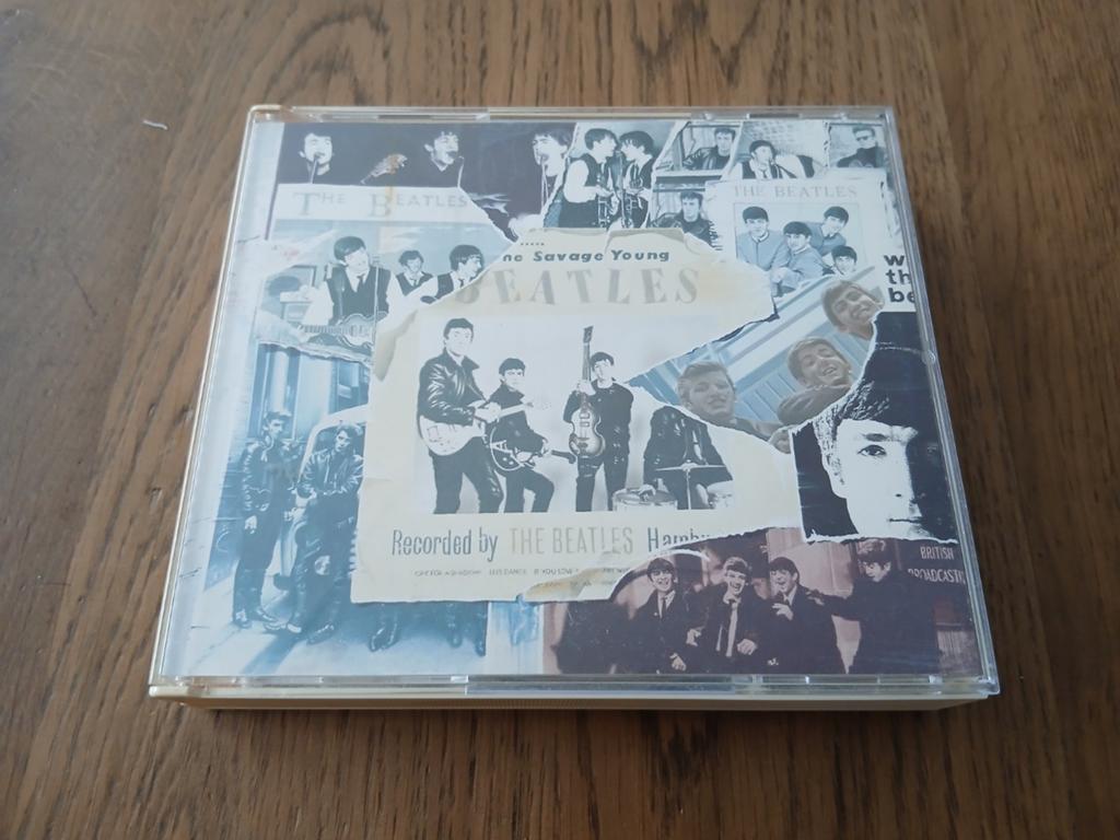 DUBBEL CD   THE BEATLES 1995, Ophalen of Verzenden, 1990 - 1999, Zo goed als nieuw