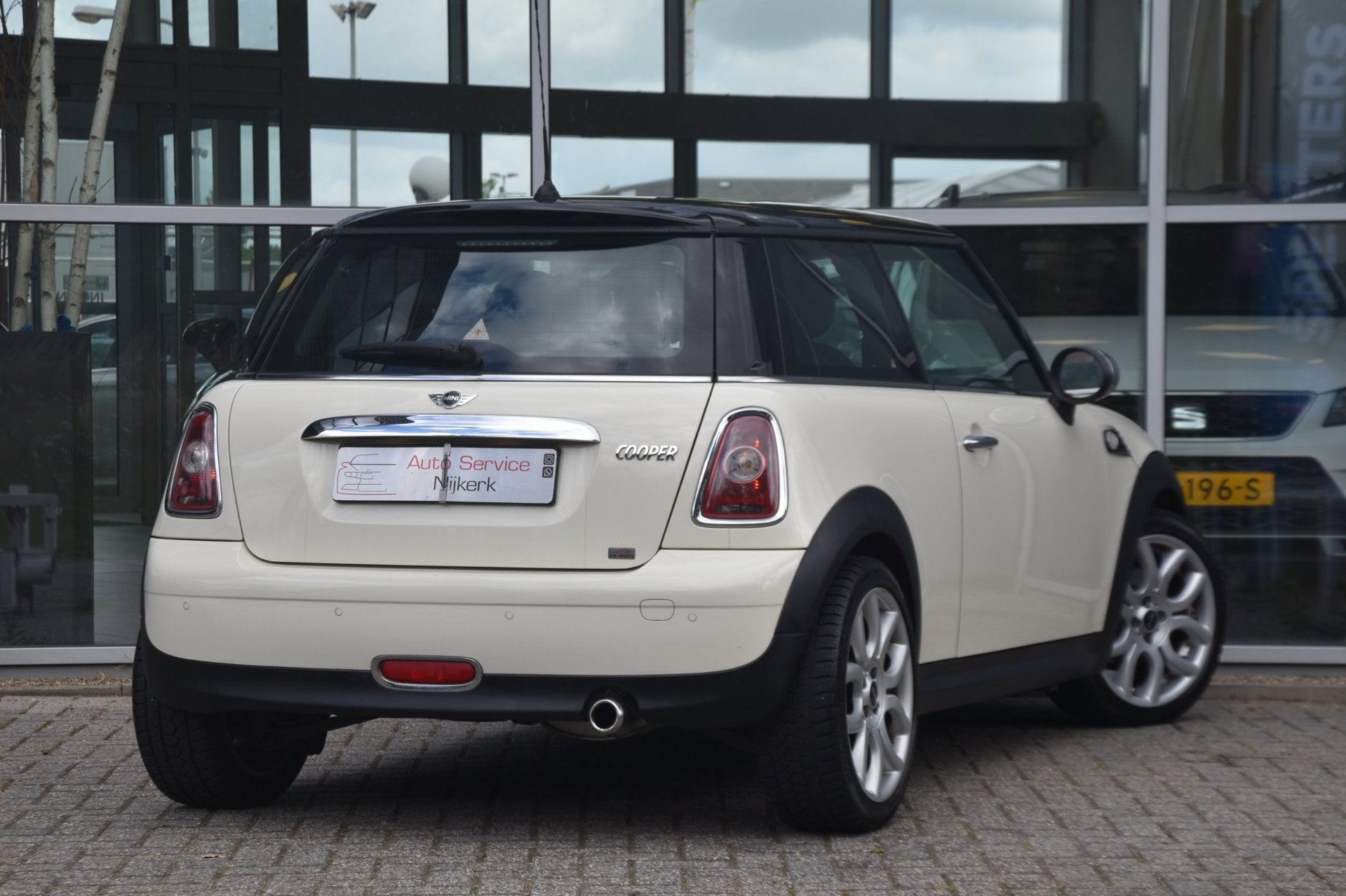 Mini 3-Deurs Cooper 1.6 Chili | Panorama | PDC | Cruise | Bl, Voorwielaandrijving, Gebruikt, 4 cilinders, 4 stoelen