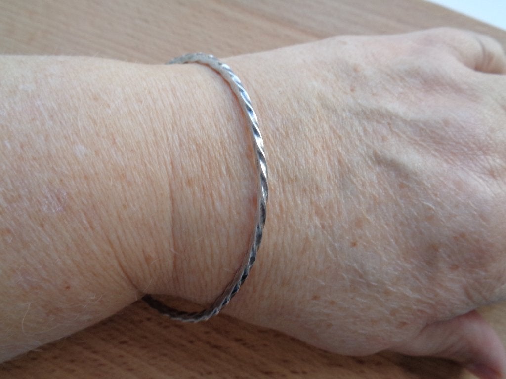 zilveren gedraaide slavenarmband [056], Sieraden, Tassen en Uiterlijk, Verzenden, Zo goed als nieuw, Zilver, Zilver