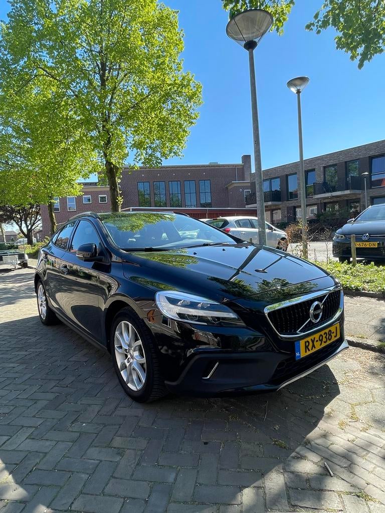 Volvo V40 1.5 T3 152PK Geartronic 2018 Zwart, Auto's, Volvo, 1498 cc, 700 kg, Zwart, Origineel Nederlands