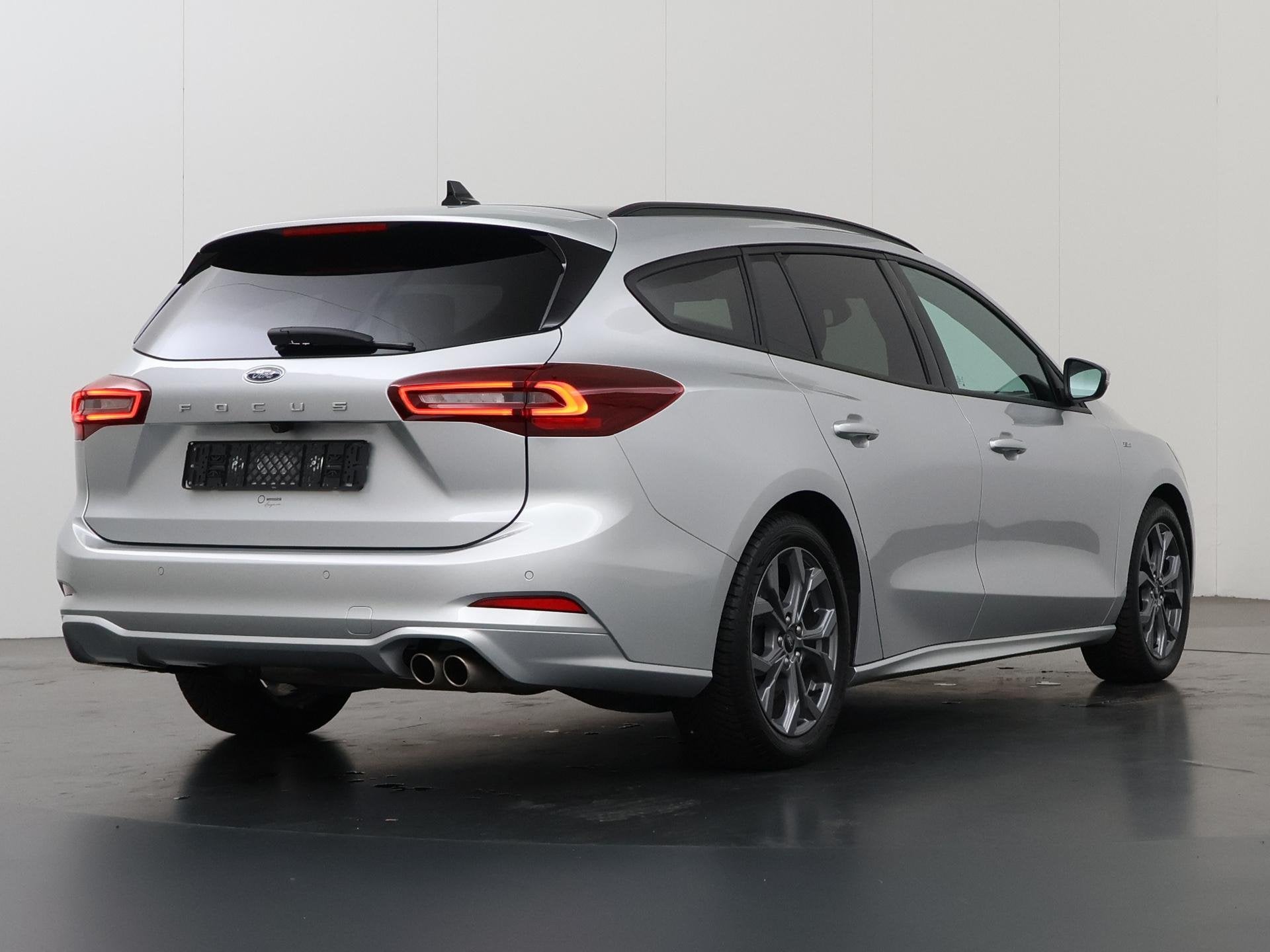 Ford Focus 1.0 EcoBoost Hybrid ST Line X | Trekhaak | Panora, Stof, Gebruikt, Automatische klimaatregeling, Bedrijf