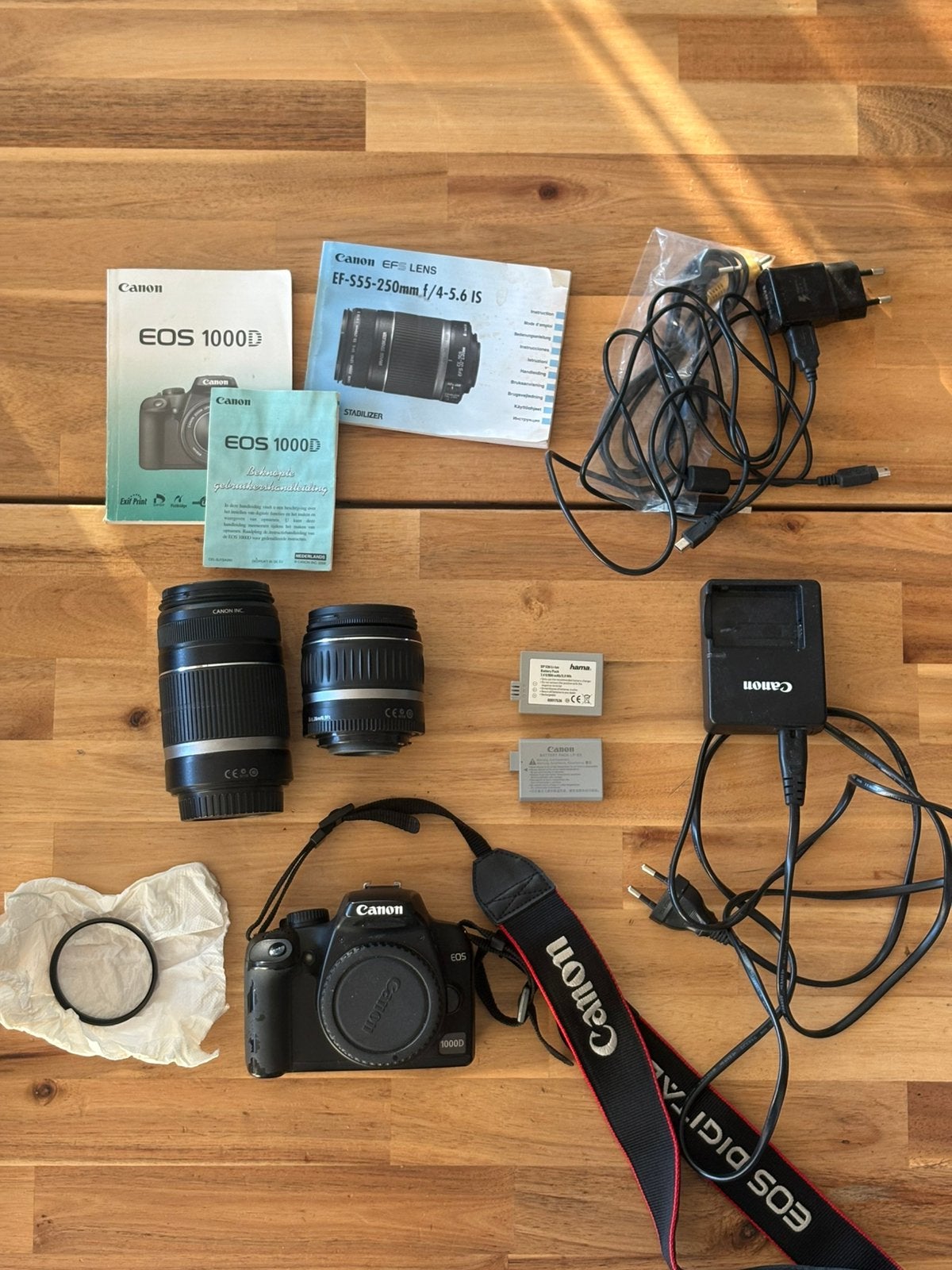 Canon EOS 1000D Complete Startersset + 2 Lenzen, Ophalen of Verzenden, Zo goed als nieuw, Canon, Geen optische zoom