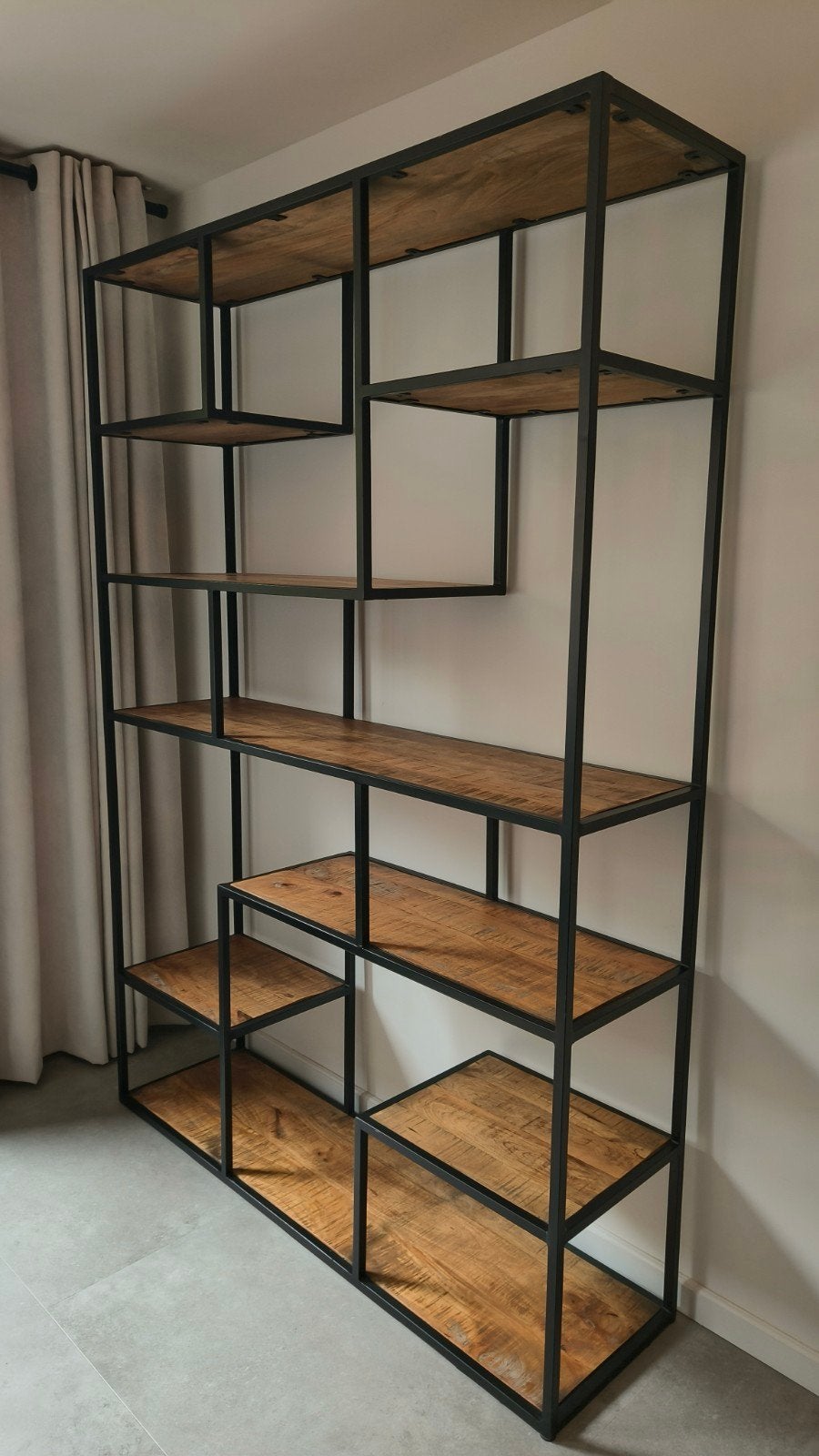 Industriële vakkenkast met metalen frame en mango houten pl, Met plank(en), 100 tot 150 cm, 200 cm of meer, Industrieel, Modern