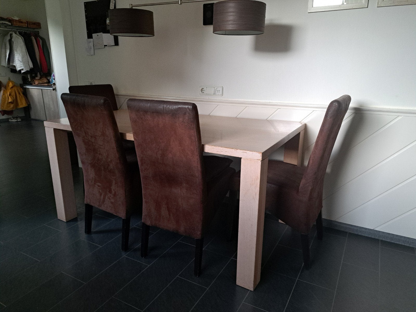 5 stoelen, eettafelstoelen, GRATIS- bruin met zwarte poten, Ophalen, Gebruikt, Bruin, Stof