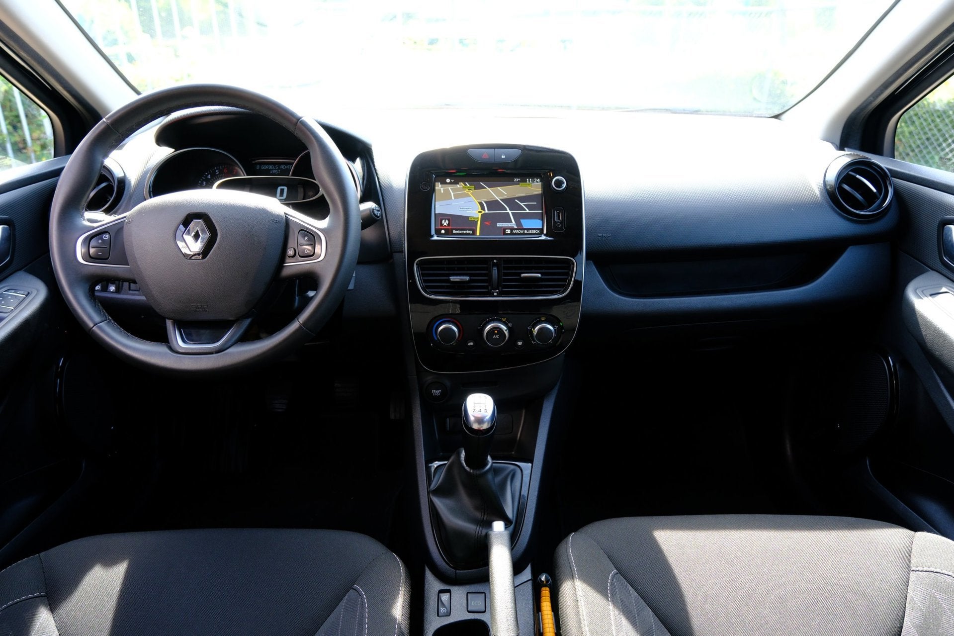 Foto 11 van Renault Clio Estate 0.9 TCe Limited Navi|Airco|LMV|DAB
