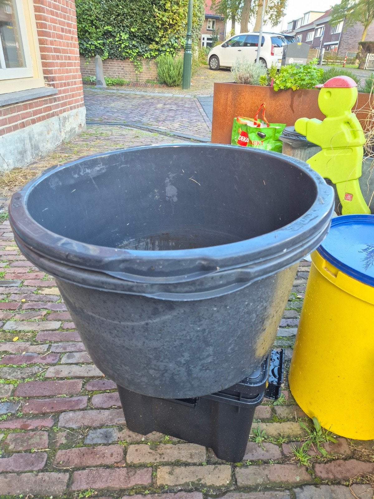 2x cementkuip waterbak paard, Ophalen