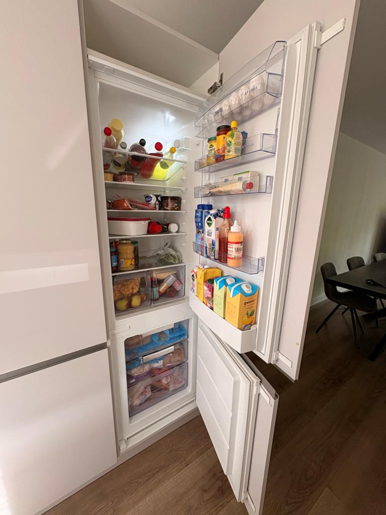 Zanussi Koelvriescombinatie - 5 jaar oud, goede staat, Gebruikt, 200 liter of meer, 60 cm of meer, Met aparte vriezer