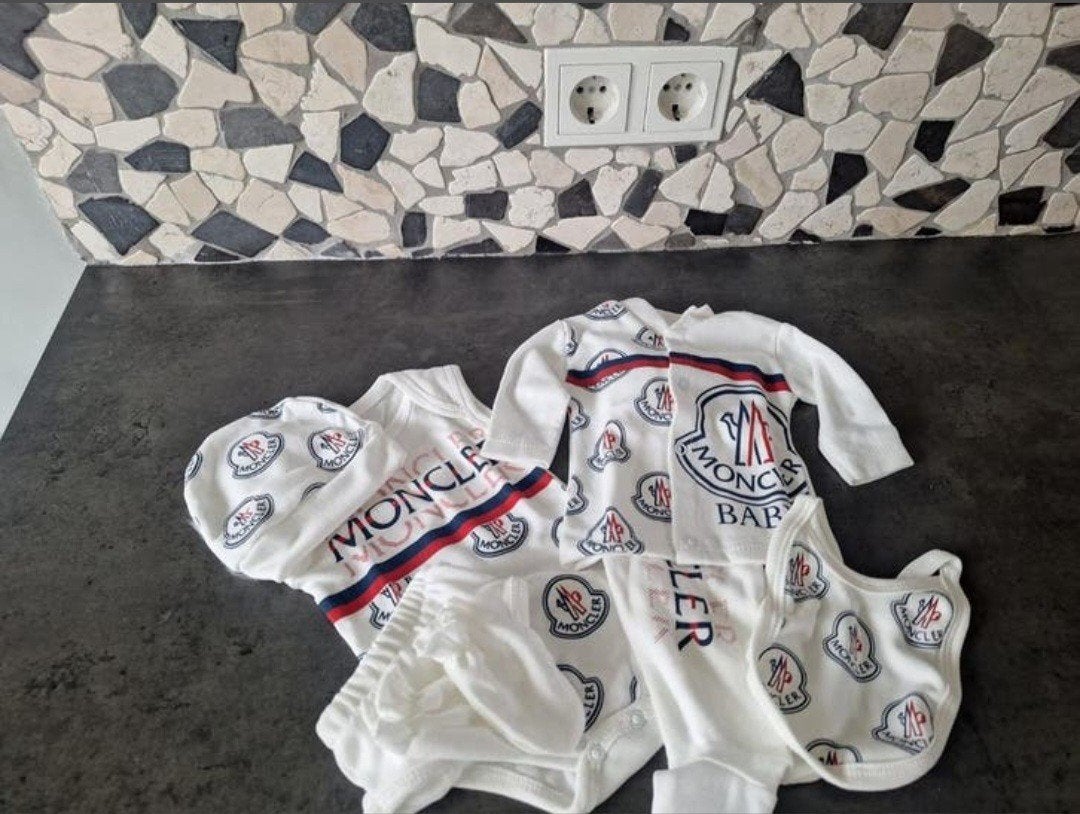 Baby kleding MONCLER New born baby😍🥰😘 SALE, Ophalen of Verzenden