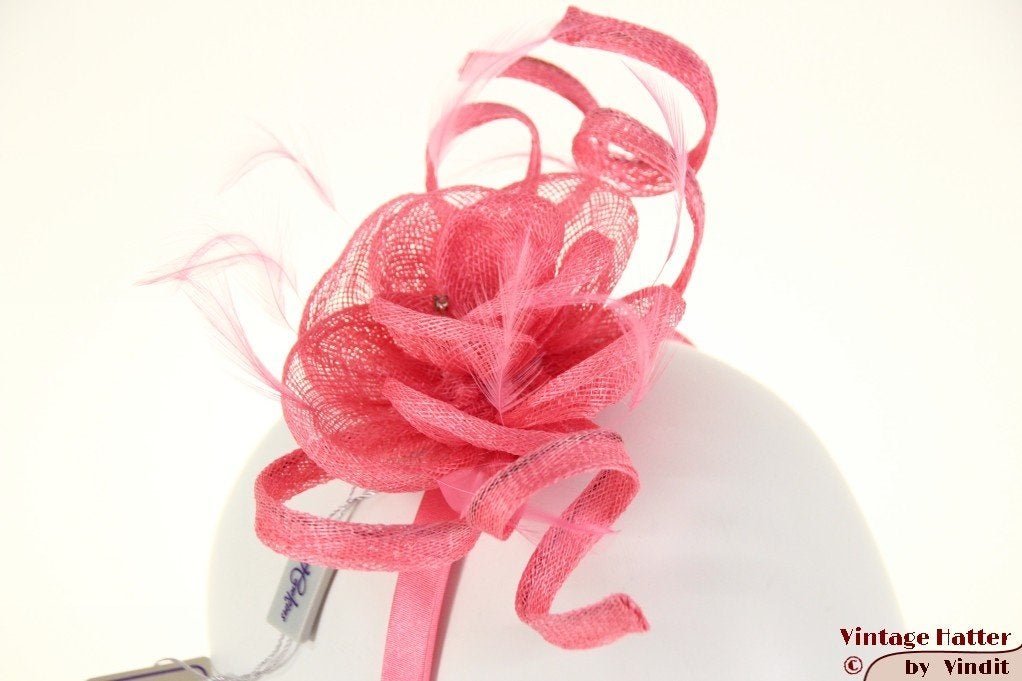 Fascinator Hawkins roze sinamay sisal op diadeem nieuw 1size, Kleding | Dames, Hoed, Hawkins, Nieuw, One size fits all