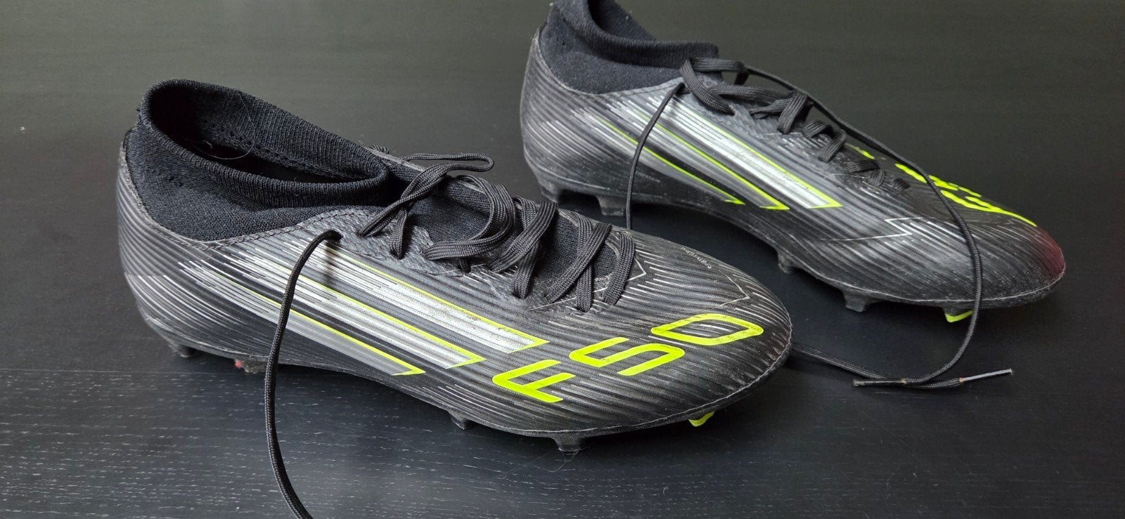 Adidas F50 voetbalschoen maat 41,5, Sport en Fitness, Maat XS of kleiner, Ophalen, Zo goed als nieuw, Schoenen