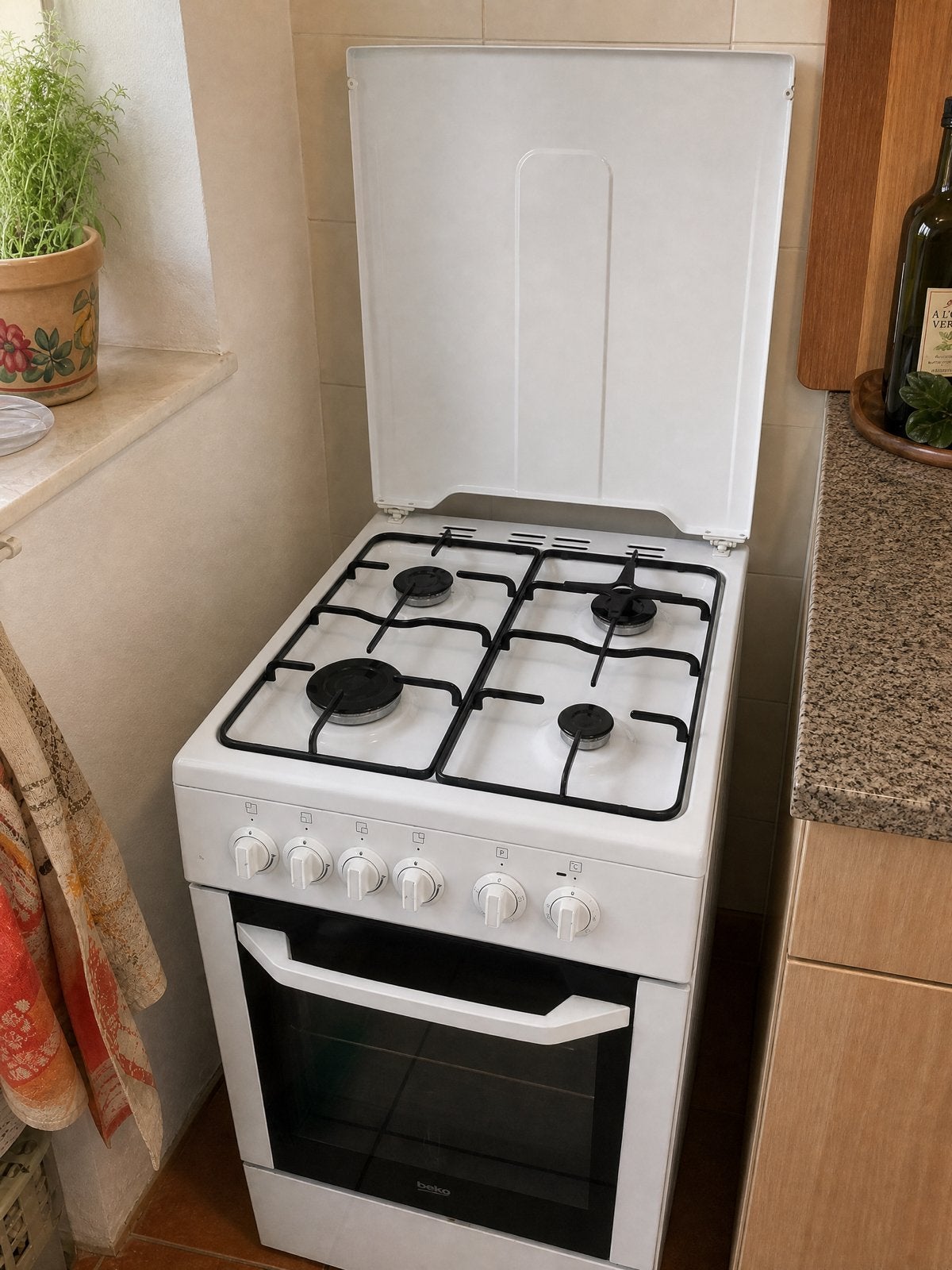 Beko gasfornuis, Witgoed en Apparatuur, Fornuizen, Gebruikt, Gas, 4 kookzones, Ophalen of Verzenden