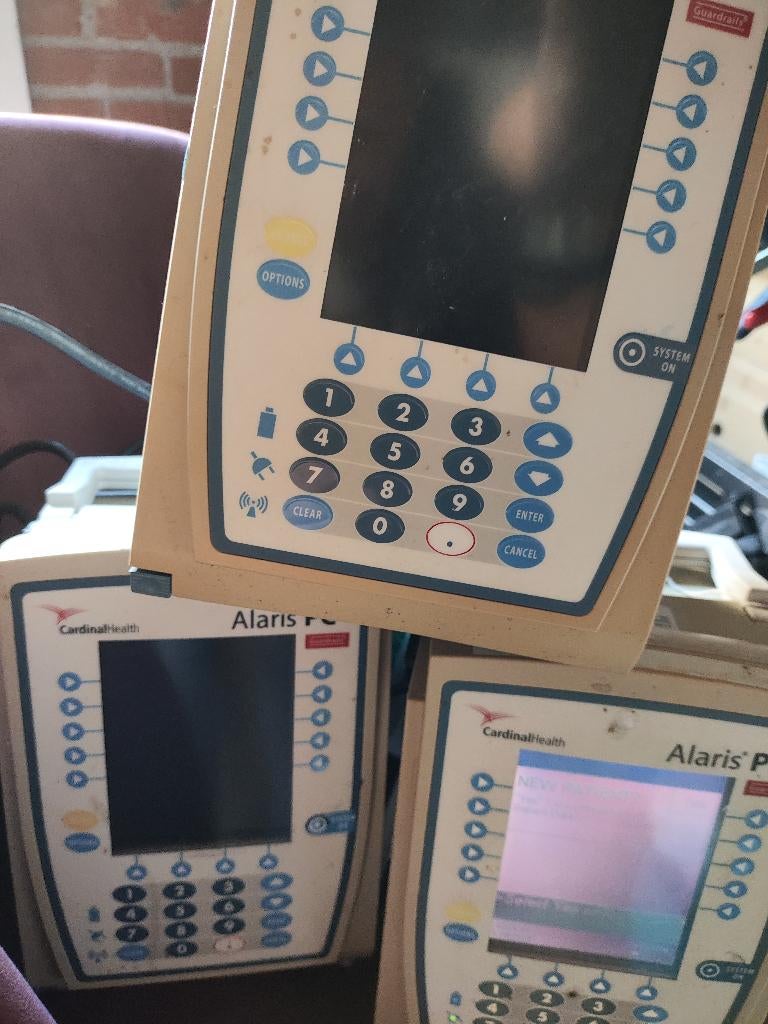 Infuus pomp Alaris PC 8015, Diversen, Ophalen, Gebruikt