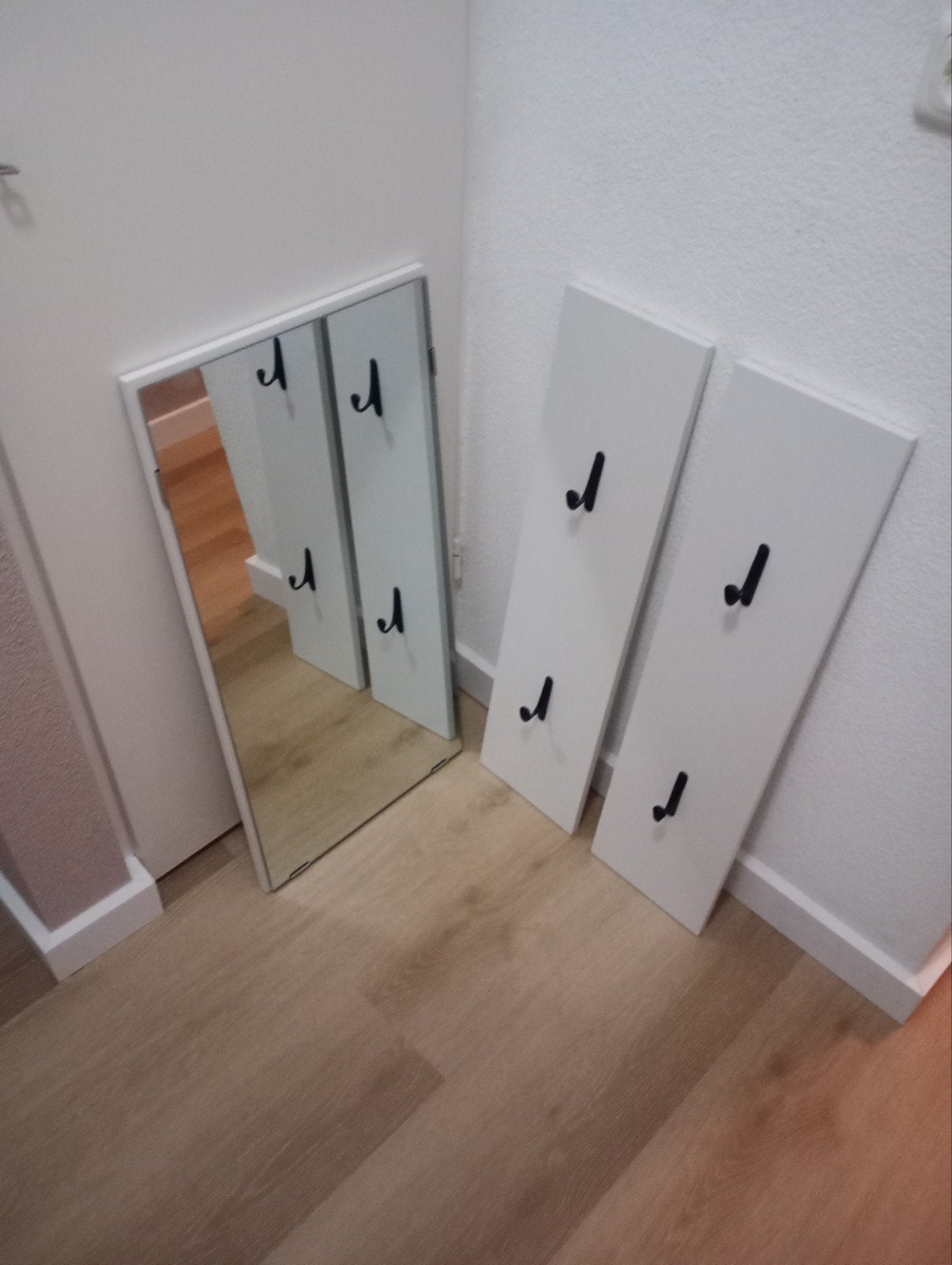 Nieuwe ongebruikte spiegel met kapstok, Ophalen of Verzenden, Nieuw, Glas, Wandkapstok