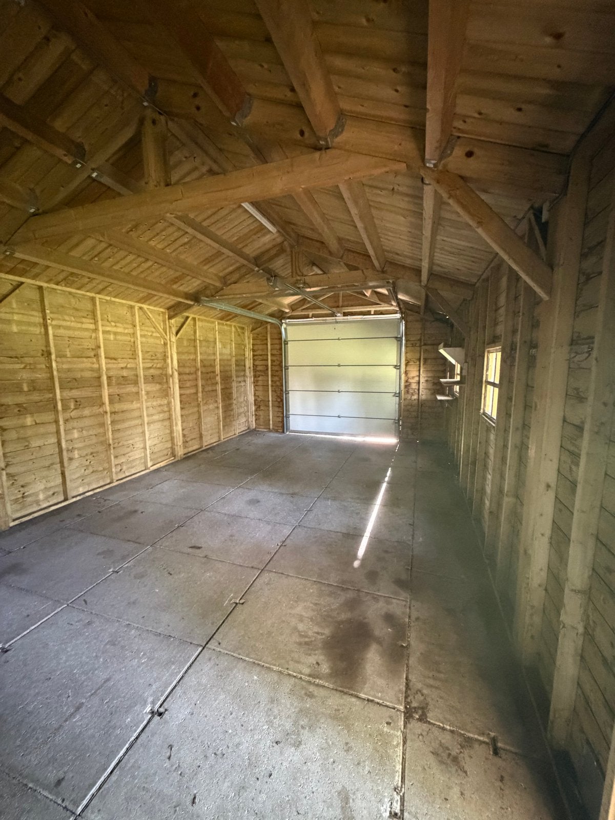 Houten schuur met garagedeur, Ophalen, Gebruikt, Schuur, 2 ramen