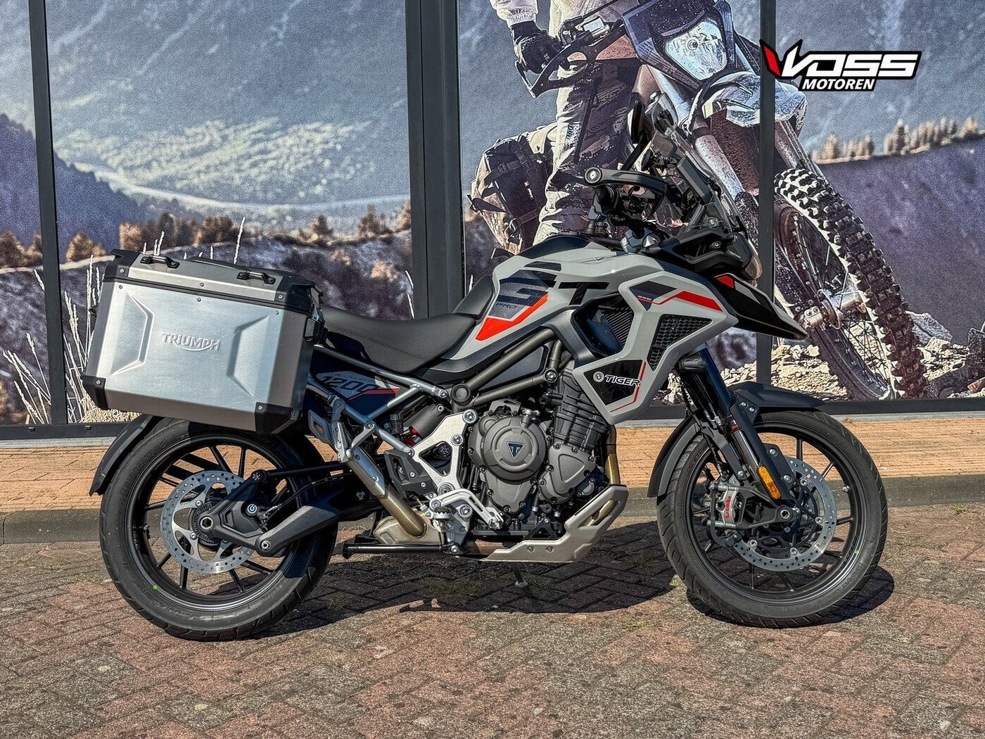 Triumph TIGER 1200 ALPINE EDITION (bj 2026), Triumph Motocycles, Triumph.Benelux@triumph.co.uk, Toermotor, De Droogmakerij 40A
1851 LX   Heiloo, NL