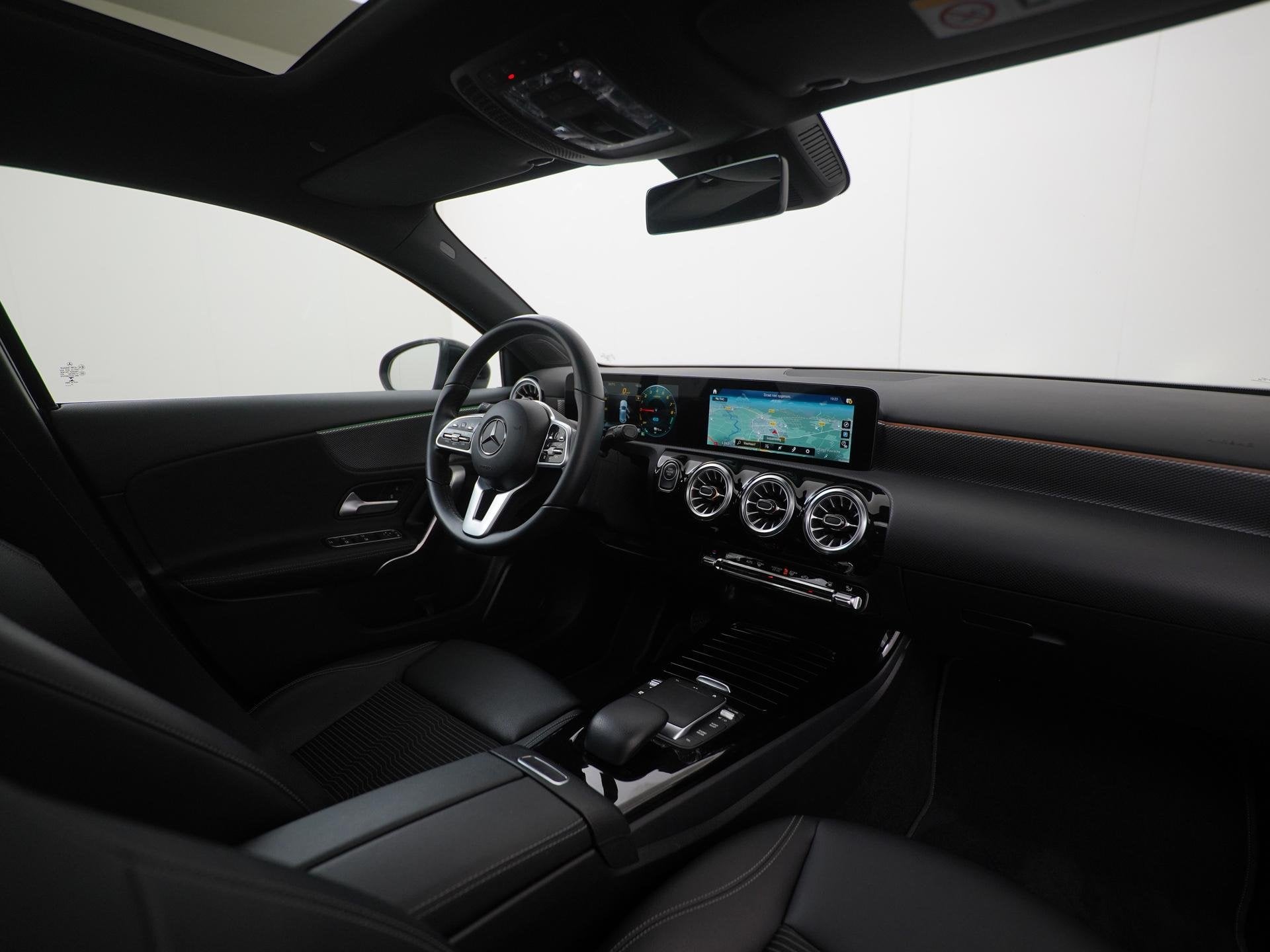 Mercedes-Benz A-klasse 250e Business Line | Panoramadak | Wi, Gebruikt, 4 cilinders, Leder en Stof, Zwart