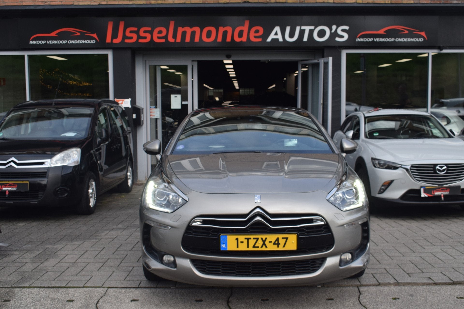 Citroën DS5 1.6 THP Business Executive NL AUTO/AUTOMAAT/LEE, Auto's, Zwart, 1395 kg, 1500 kg, Hatchback