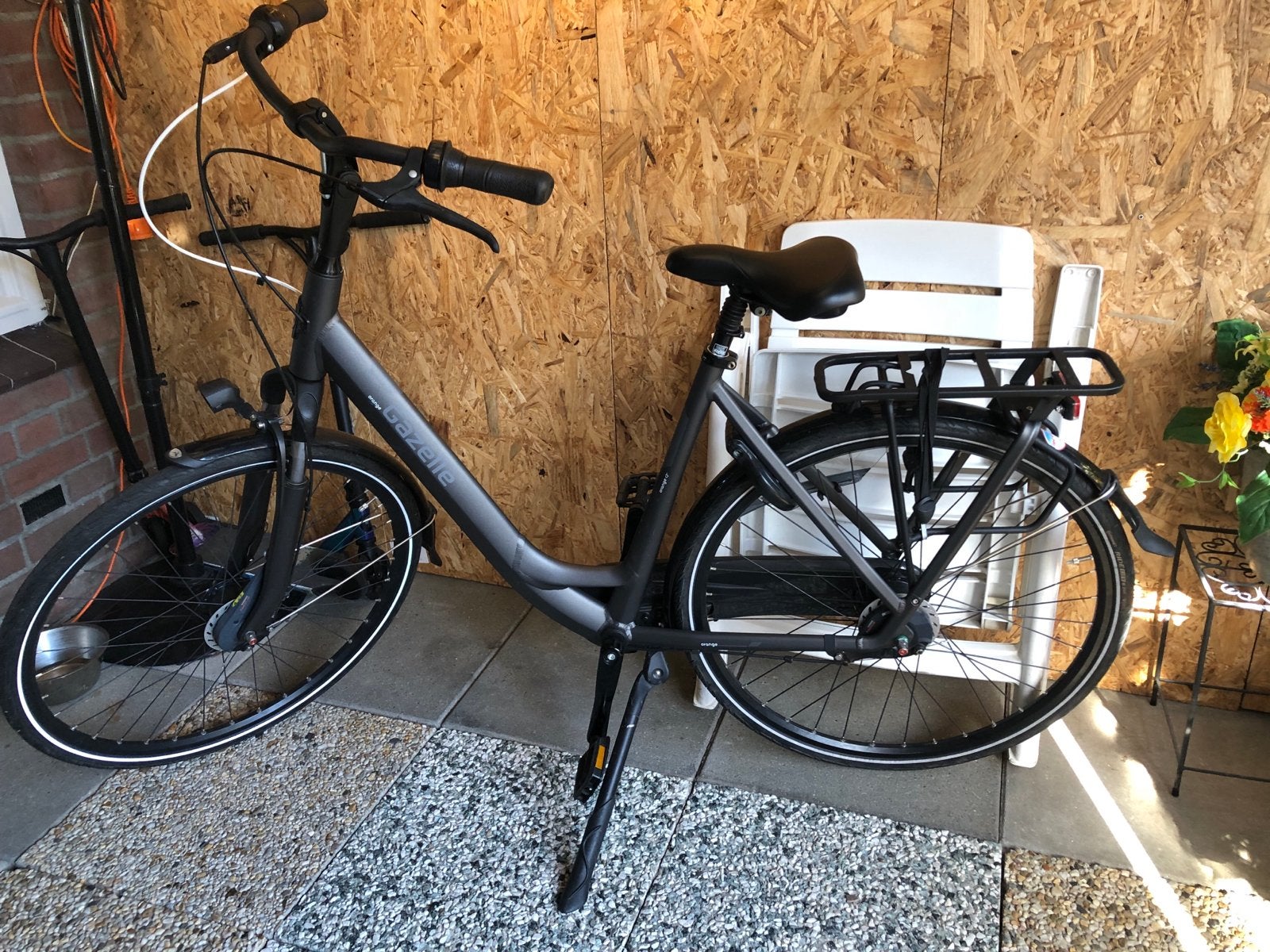 Gazelle fiets met lage instap en versnellingen, Fietsen en Brommers, Fietsen | Dames | Damesfietsen, Ophalen, Velgrem, Zo goed als nieuw