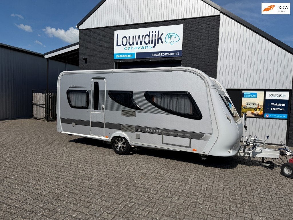 HOBBY La Vita 495 UL ’10 (Mover, Enkele Bedden), Rondzit, Hobby, 7 tot 8 meter, Bedrijf